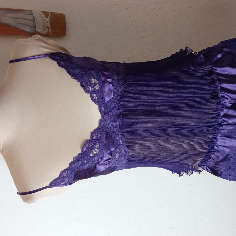 Frederick's of Hollywood Sexy Baby Doll - Picture 2 of 8